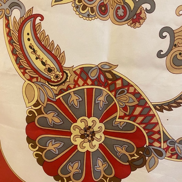 Hermès silk scarf, cream with red border. 36 x 36. - Picture 8 of 16